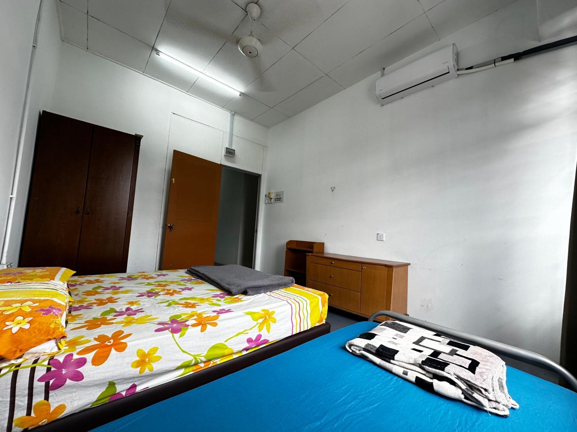 Jiaxin Dormitory - Puteri Wangsa 家馨旅舍 Ulu Tiram Kültér fotó