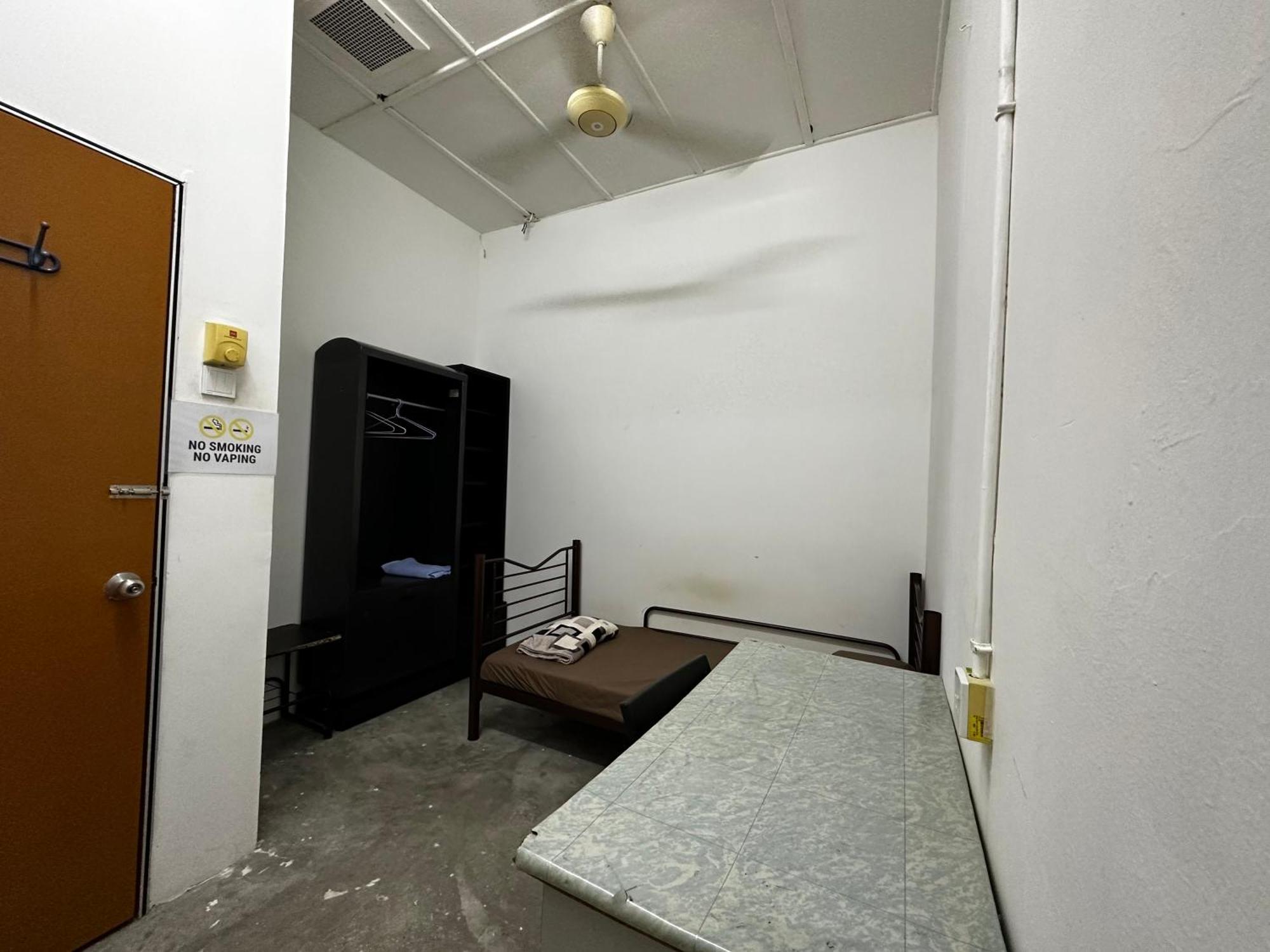 Jiaxin Dormitory - Puteri Wangsa 家馨旅舍 Ulu Tiram Kültér fotó