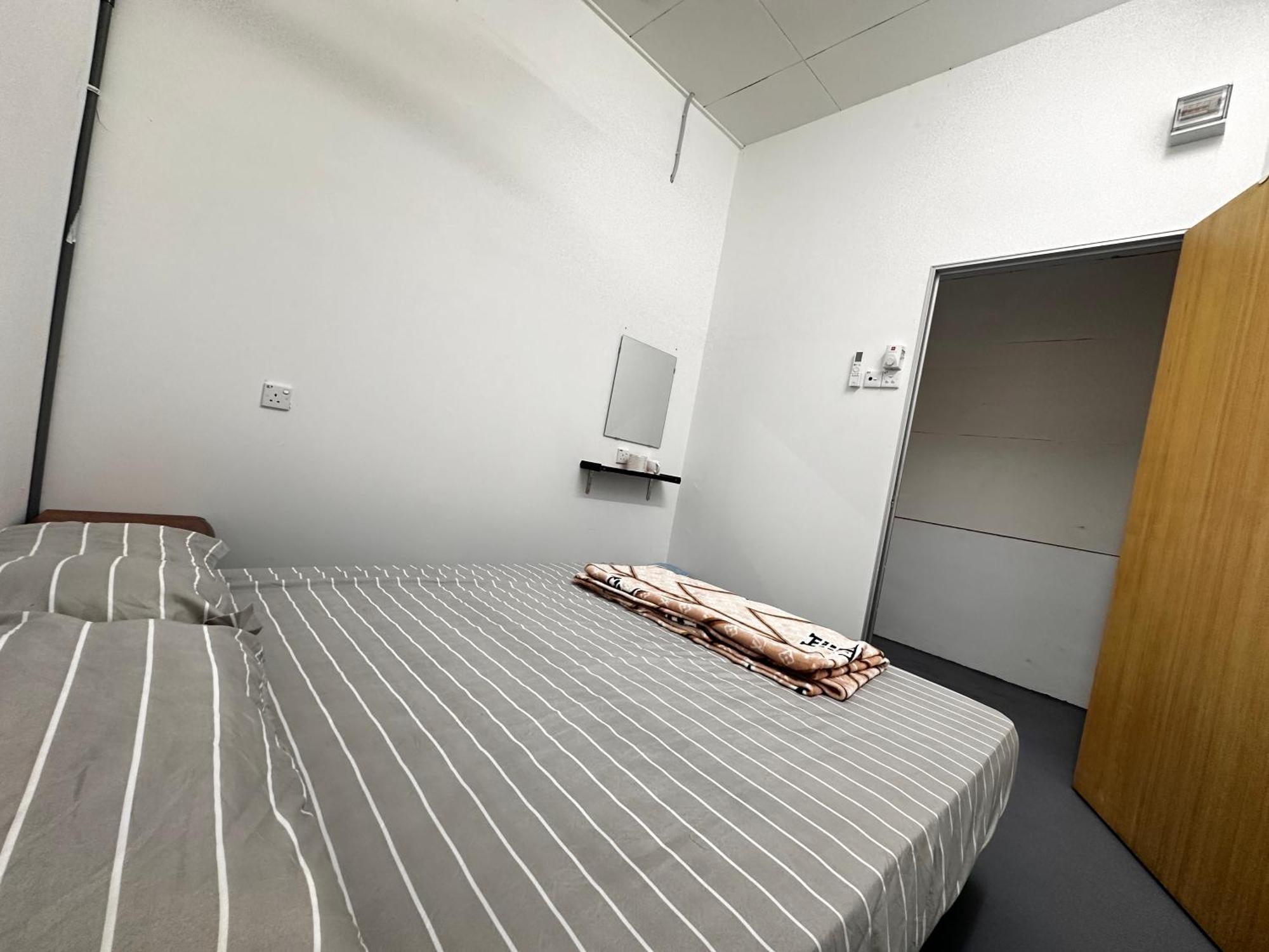 Jiaxin Dormitory - Puteri Wangsa 家馨旅舍 Ulu Tiram Kültér fotó
